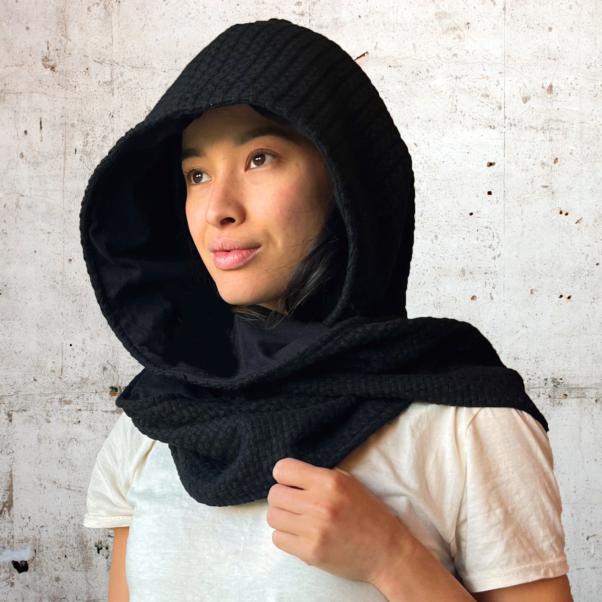 EMPIRE HOOD SCARF BLACK