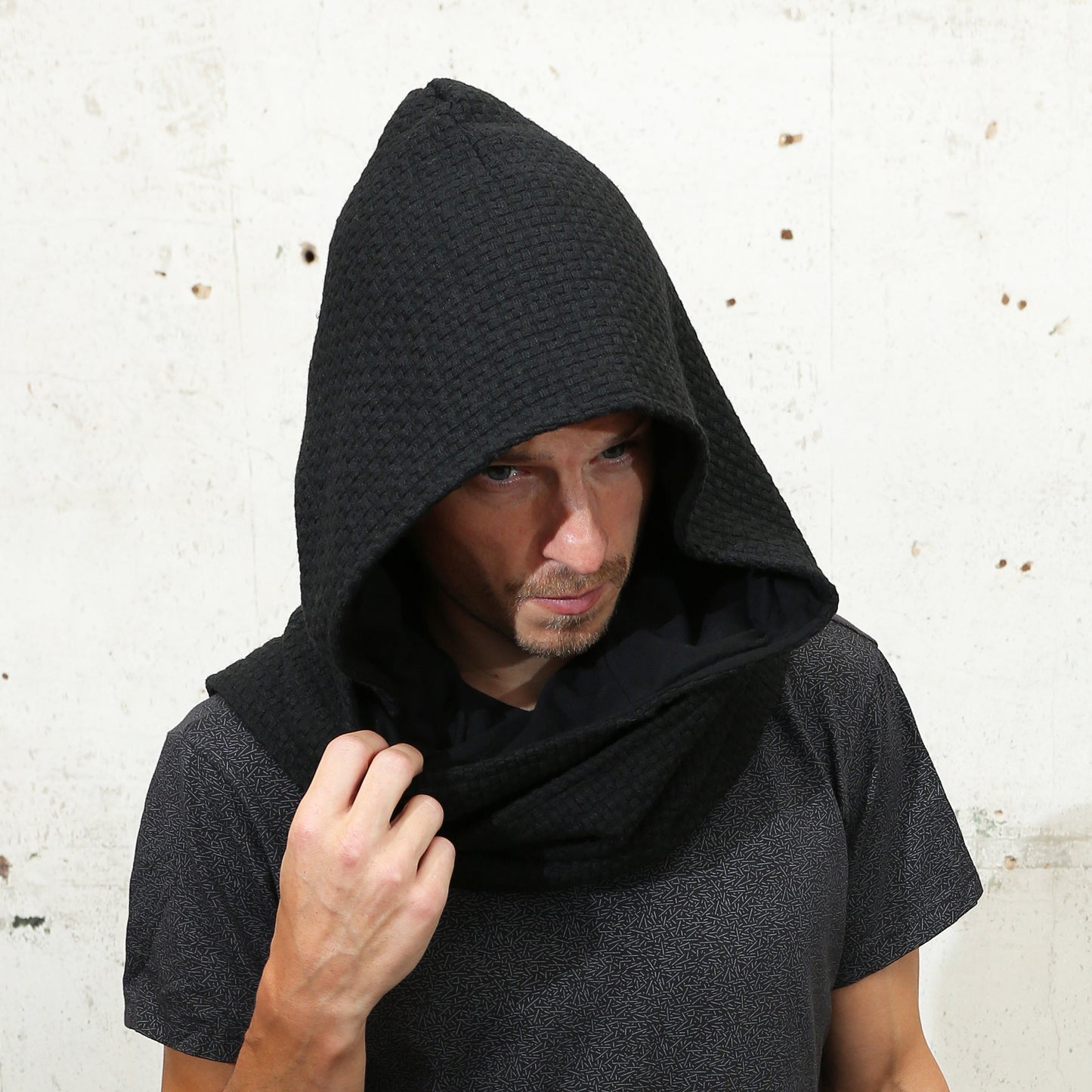 EMPIRE HOOD SCARF BLACK