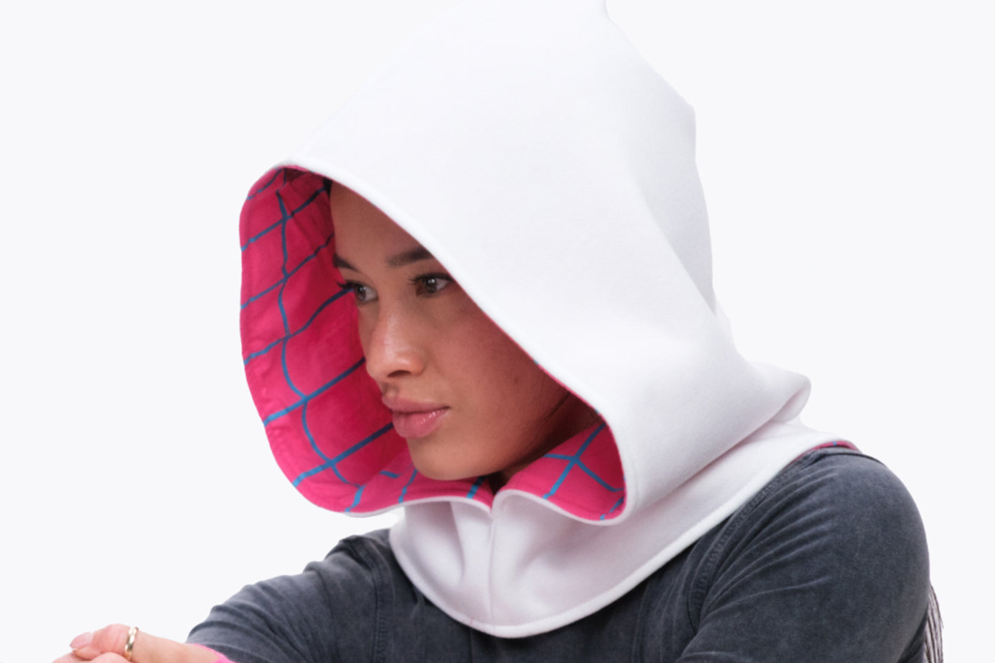 GWEN HOOD & GLOVES