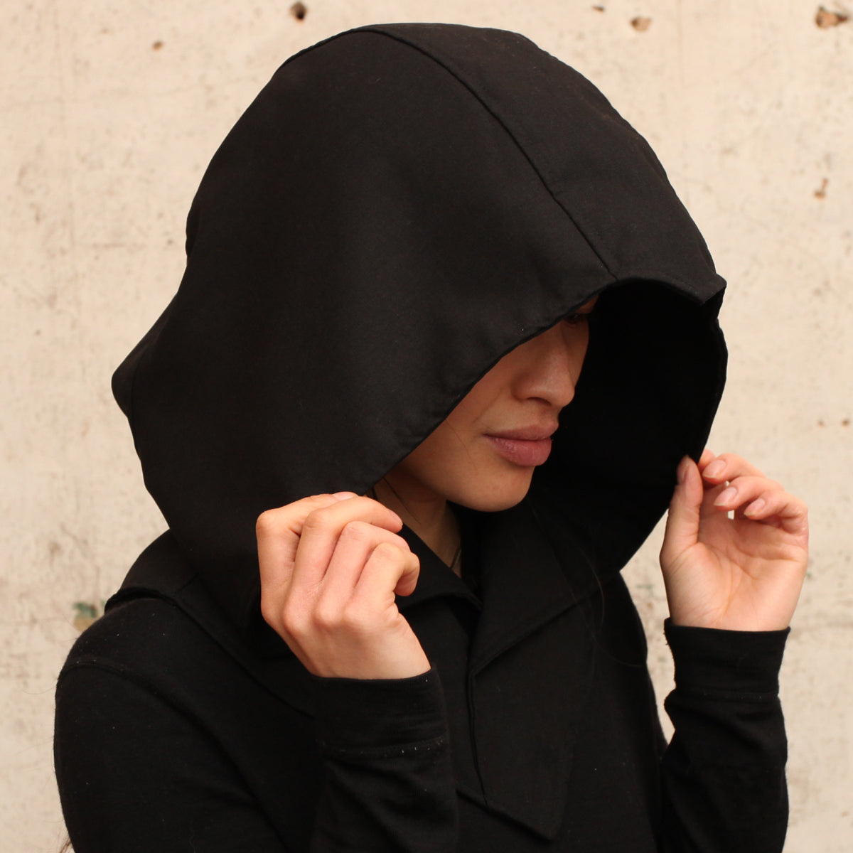 ASSASSIN BLACK LINEN