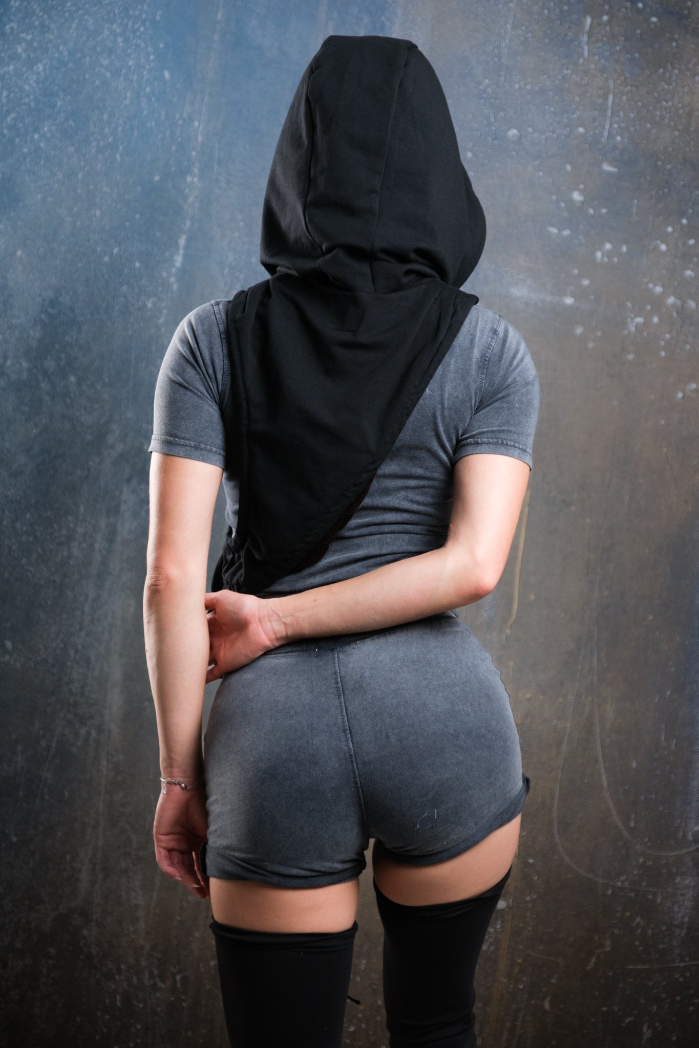 NOMAD HOOD BLACK