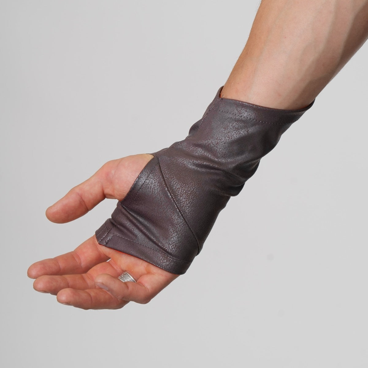 ASSASSIN GLOVES BROWN